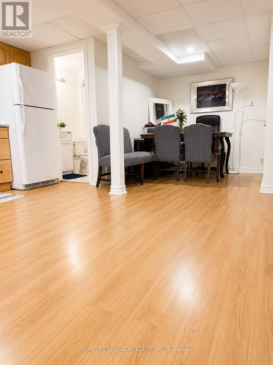 #13 115 AVENUE ROAD - 34