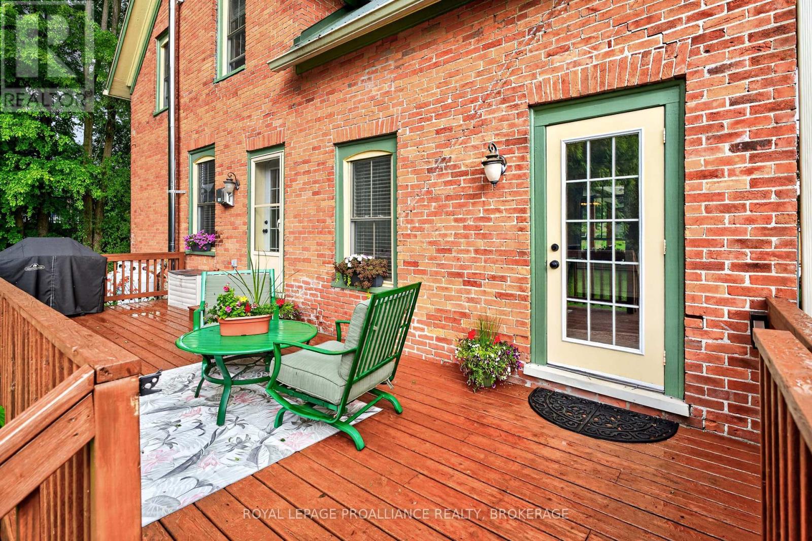 15 RIDEAU STREET - 9
