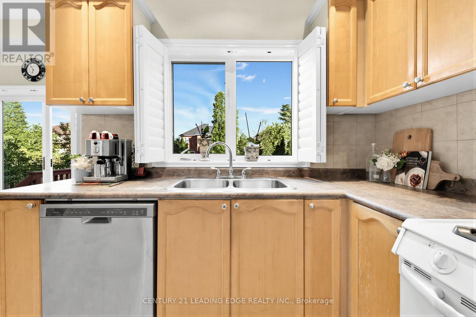 40 ROUGE BANK DRIVE - 22