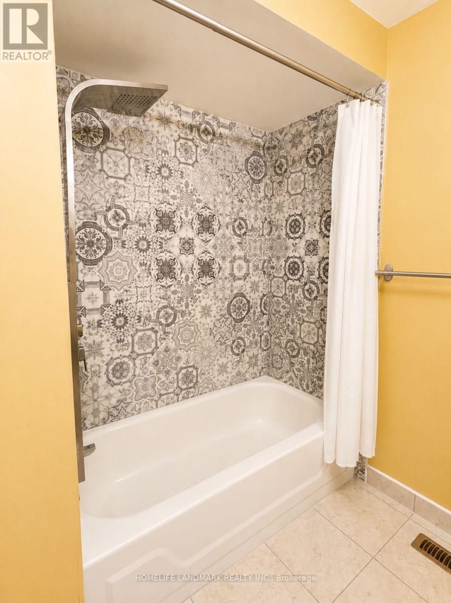 #13 115 AVENUE ROAD - 27