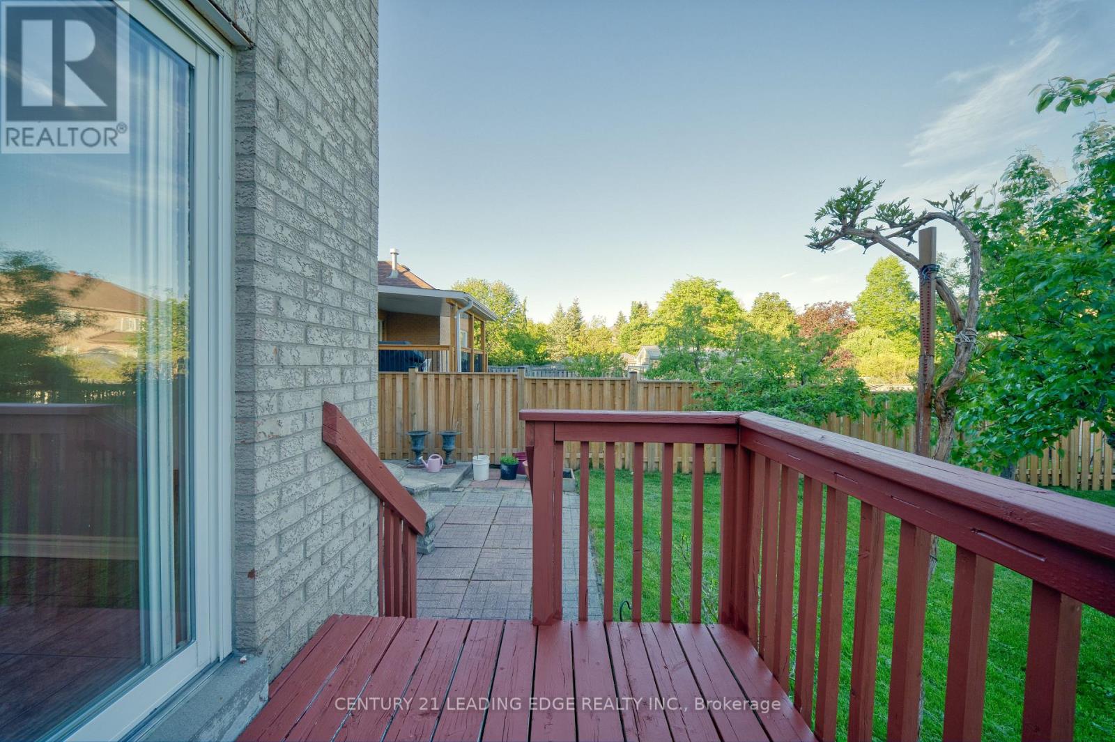 40 ROUGE BANK DRIVE - 38