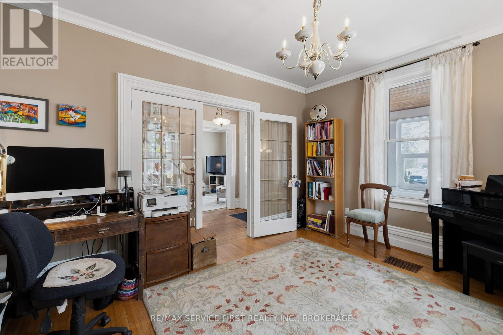 15 GRAHAM STREET E - 12