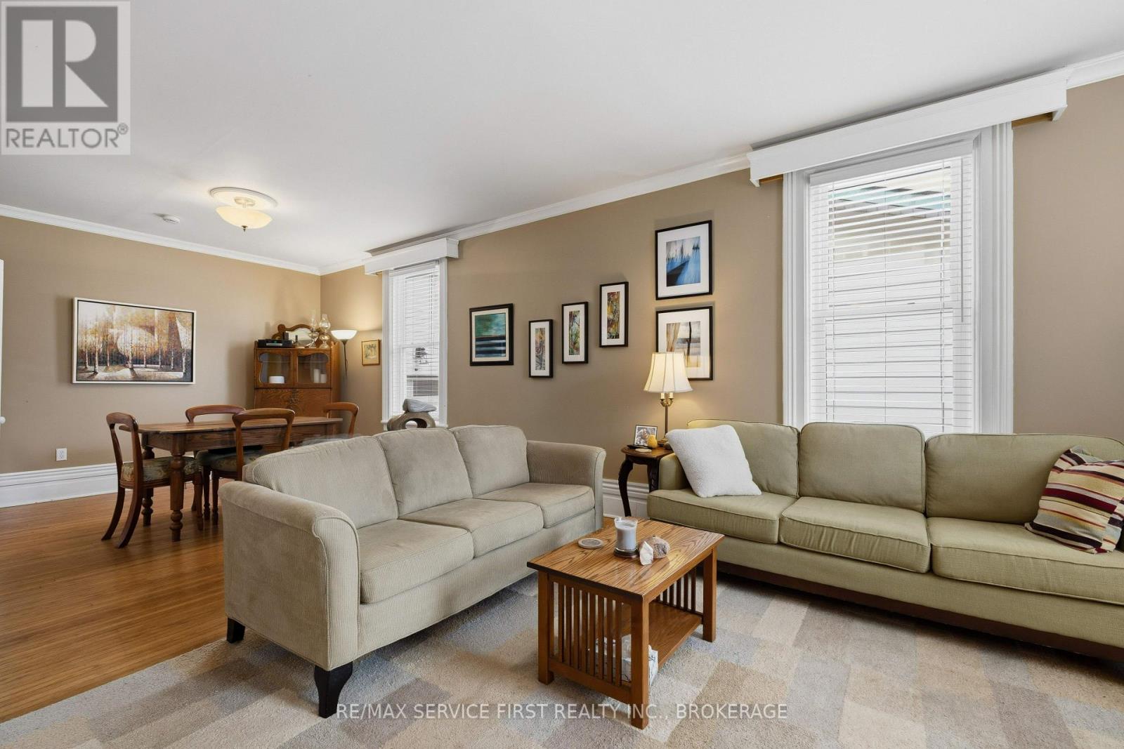 15 GRAHAM STREET E - 15