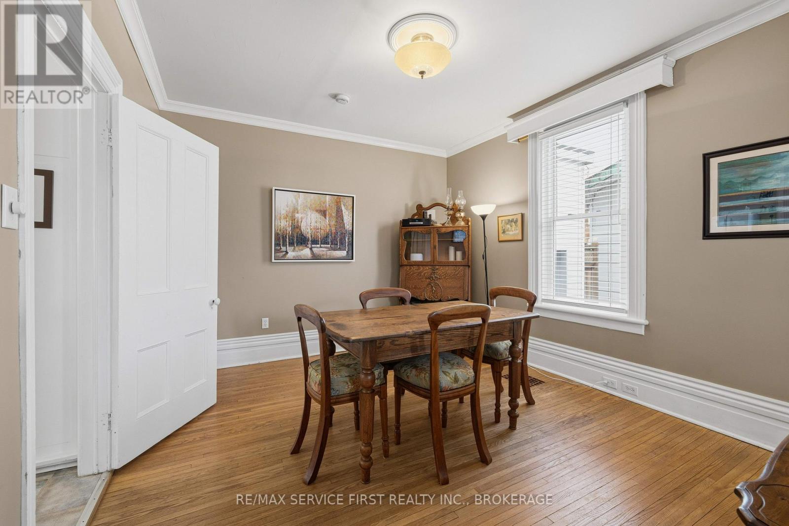 15 GRAHAM STREET E - 17