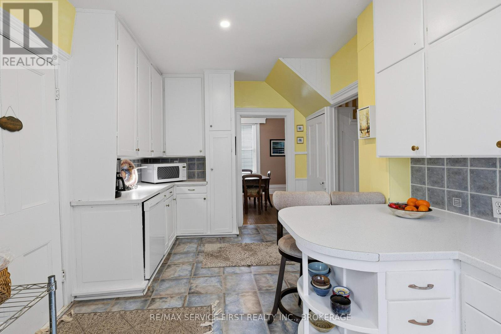 15 GRAHAM STREET E - 20