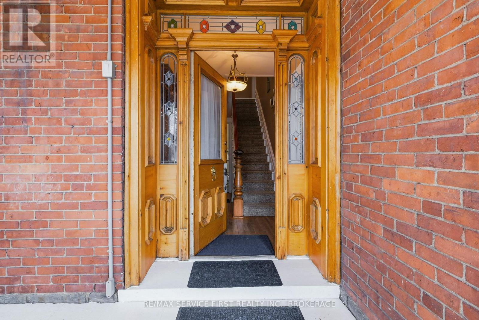 15 GRAHAM STREET E - 37