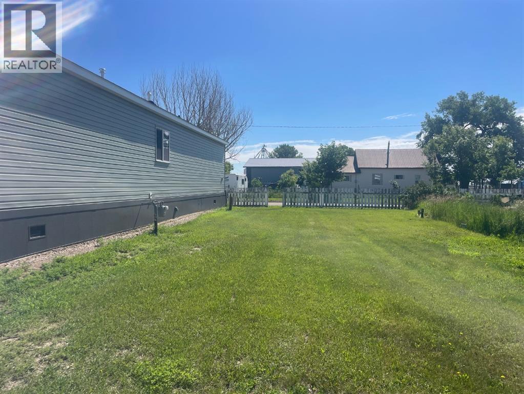 14, 831 2 Avenue - 16