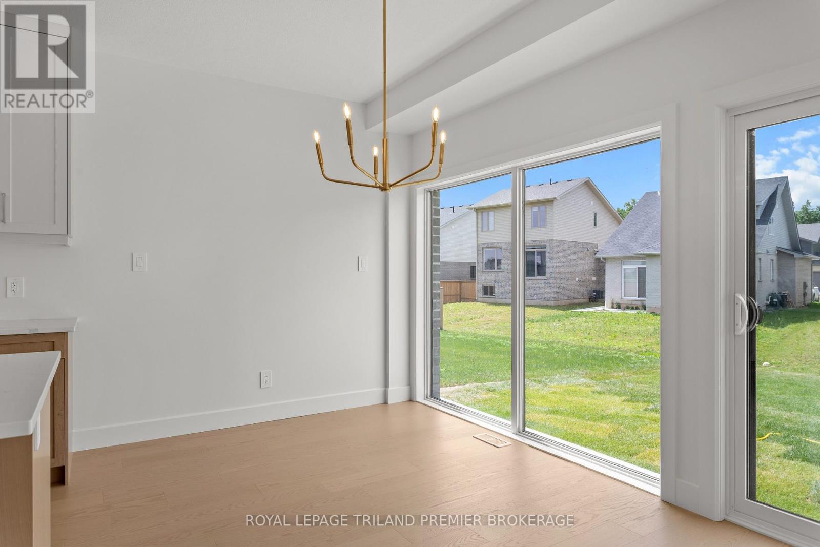 262 HESSELMAN CRESCENT - 11