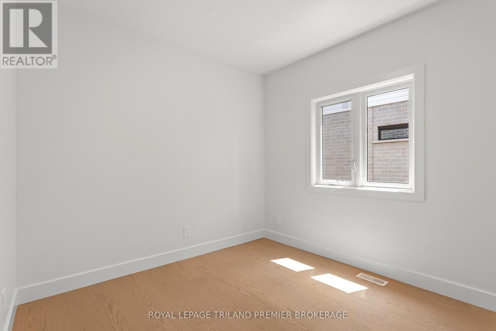 262 HESSELMAN CRESCENT - 15