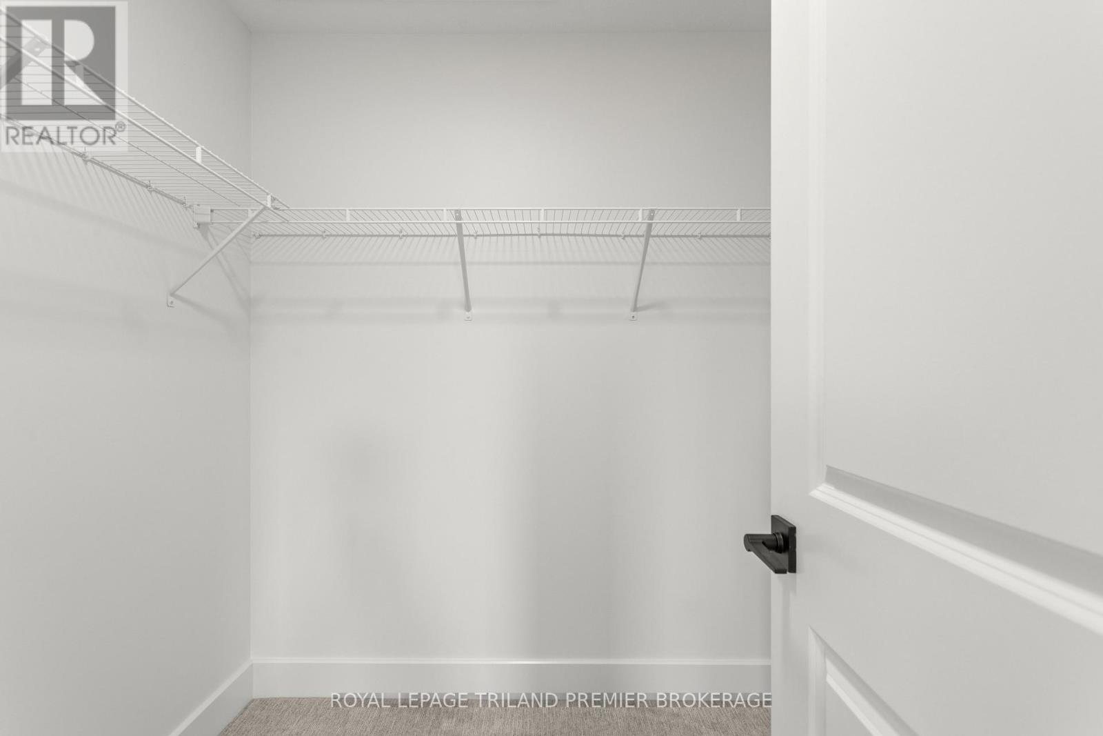 262 HESSELMAN CRESCENT - 24