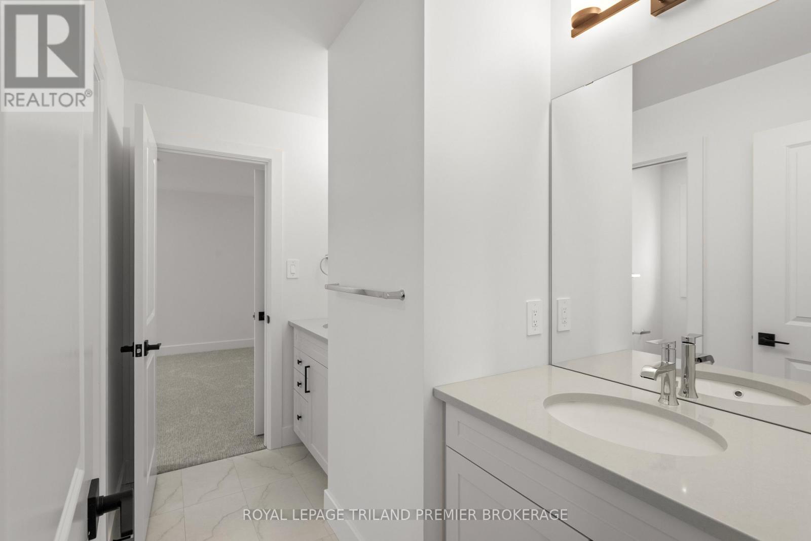 262 HESSELMAN CRESCENT - 28