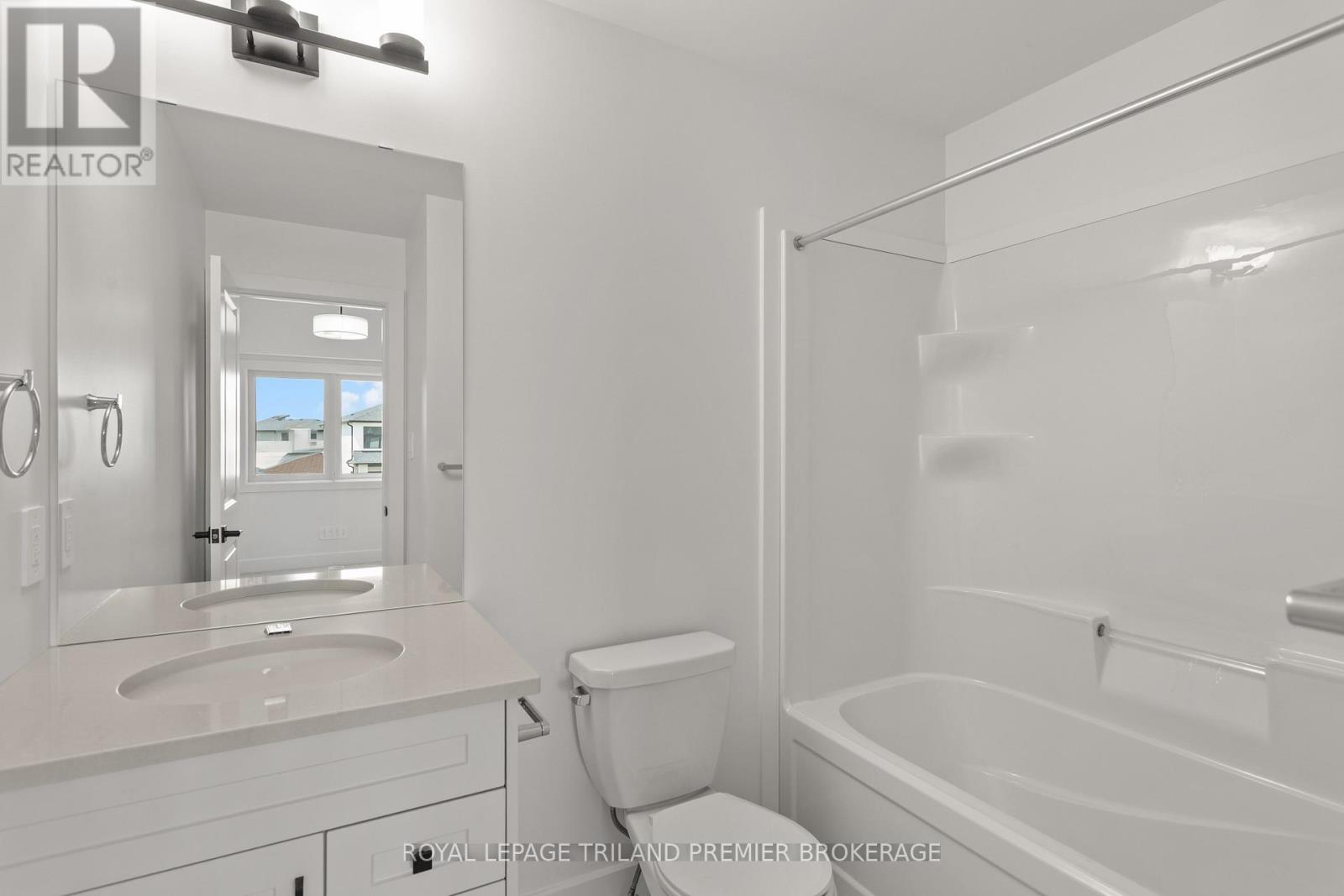 262 HESSELMAN CRESCENT - 31