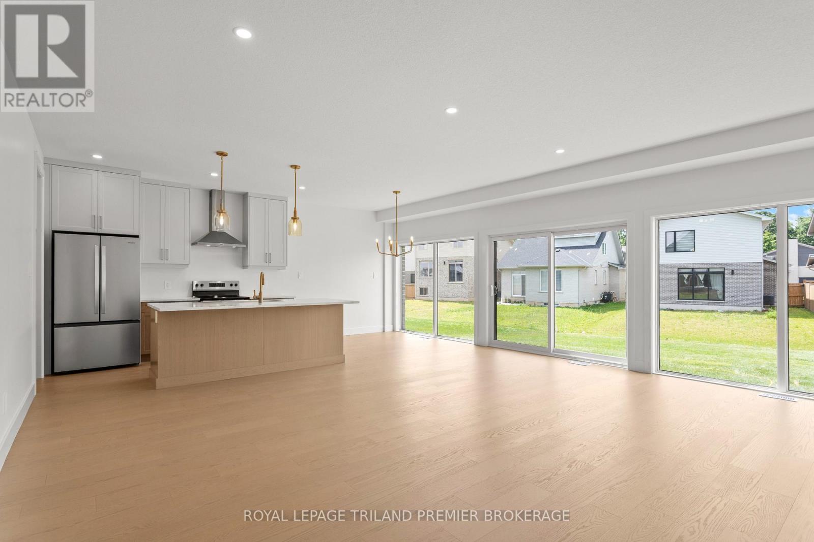 262 HESSELMAN CRESCENT - 5
