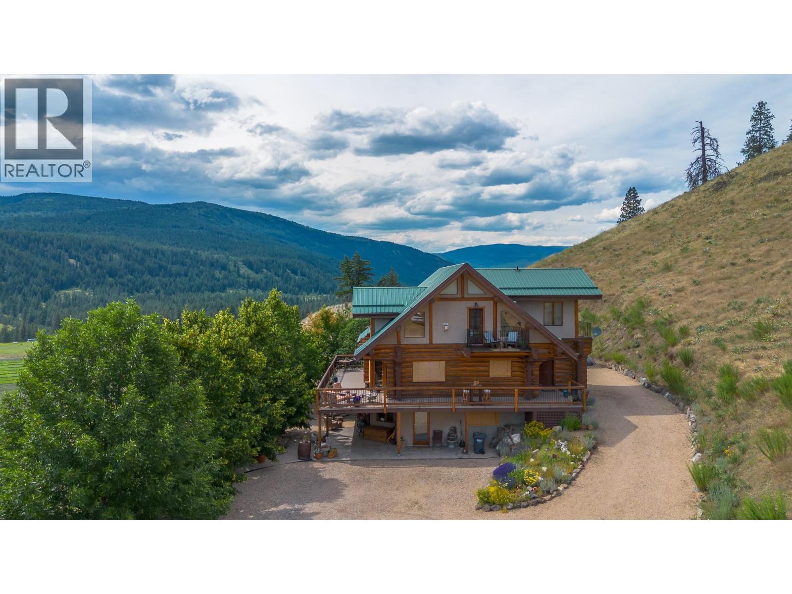 1225 Round Lake Road - 66