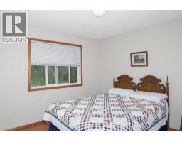Full bathroom - 3319 Lloyd Road, Canyon, BC V0B1C1 Photo 16
