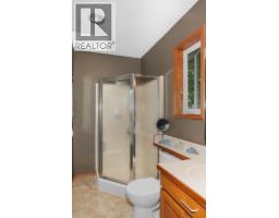3319 Lloyd Road, Canyon, BC V0B1C1 Photo 19