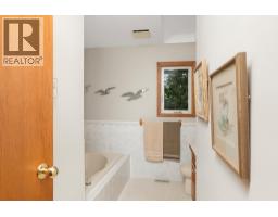 3319 Lloyd Road, Canyon, BC V0B1C1 Photo 21