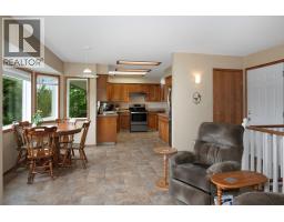 Living room - 3319 Lloyd Road, Canyon, BC V0B1C1 Photo 15