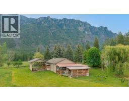 3319 Lloyd Road, Canyon, BC V0B1C1 Photo 46
