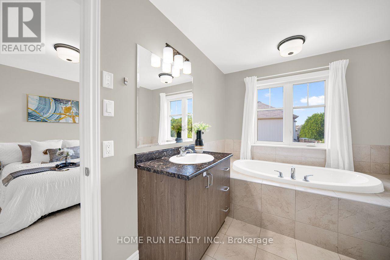 261 BRAMBLING WAY - 31