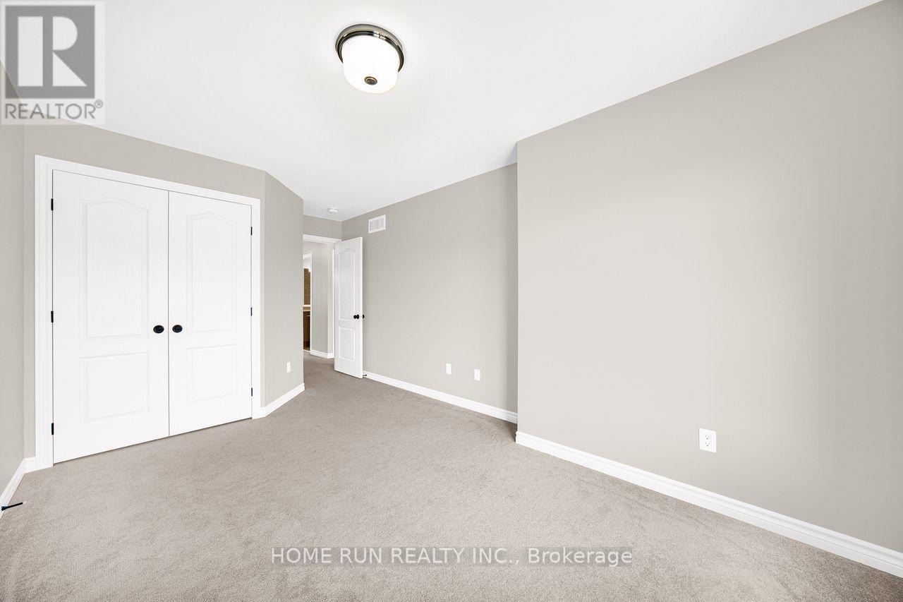 261 BRAMBLING WAY - 33