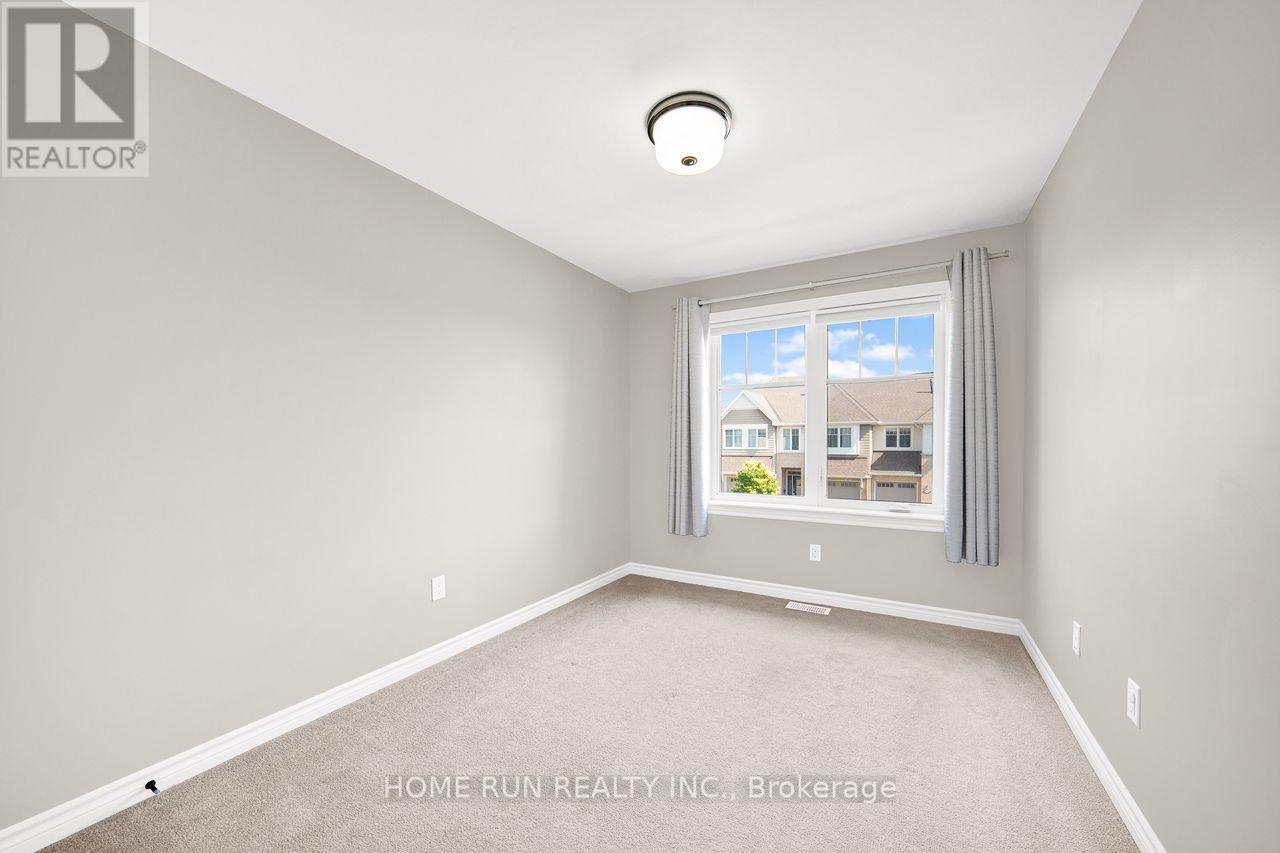 261 BRAMBLING WAY - 34
