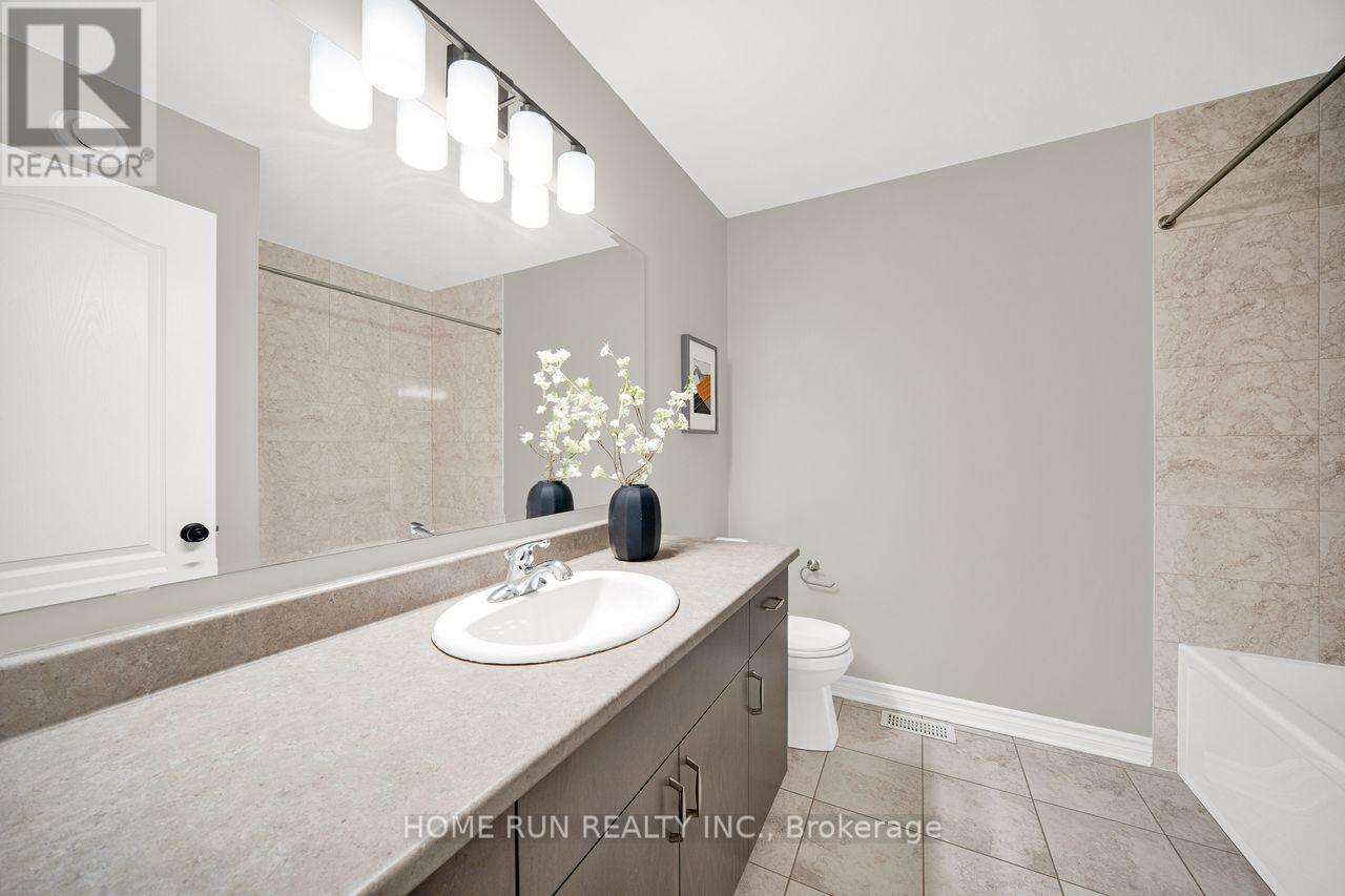 261 BRAMBLING WAY - 36