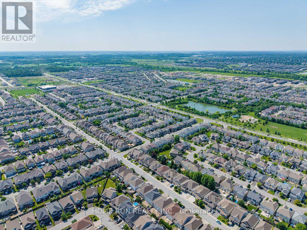 261 BRAMBLING WAY - 46