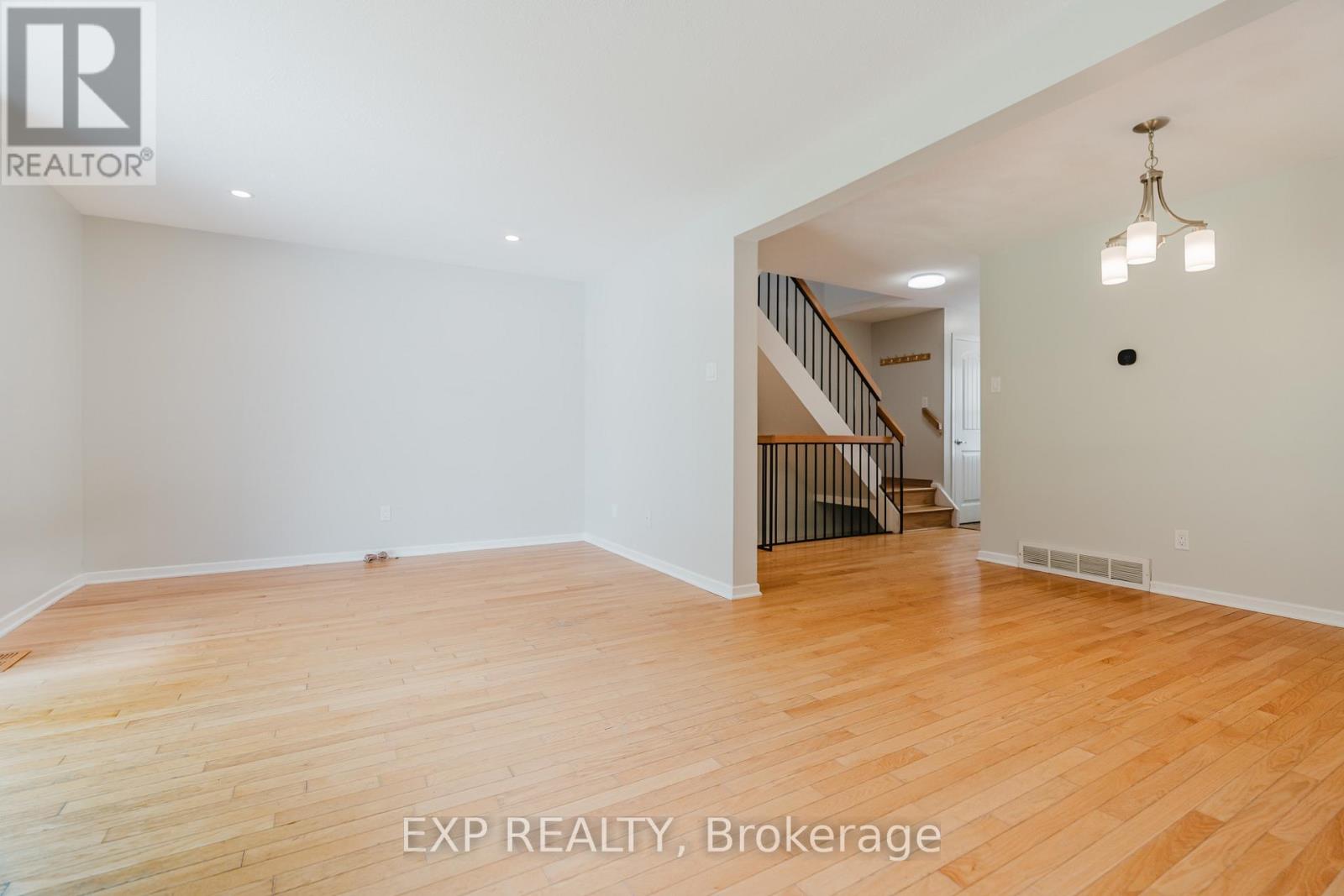 3 Bed, 3 Bath House for Sale in Ottawa – 1127 AVIGNON COURT, Ottawa – MLS# X13535020 - Image 10