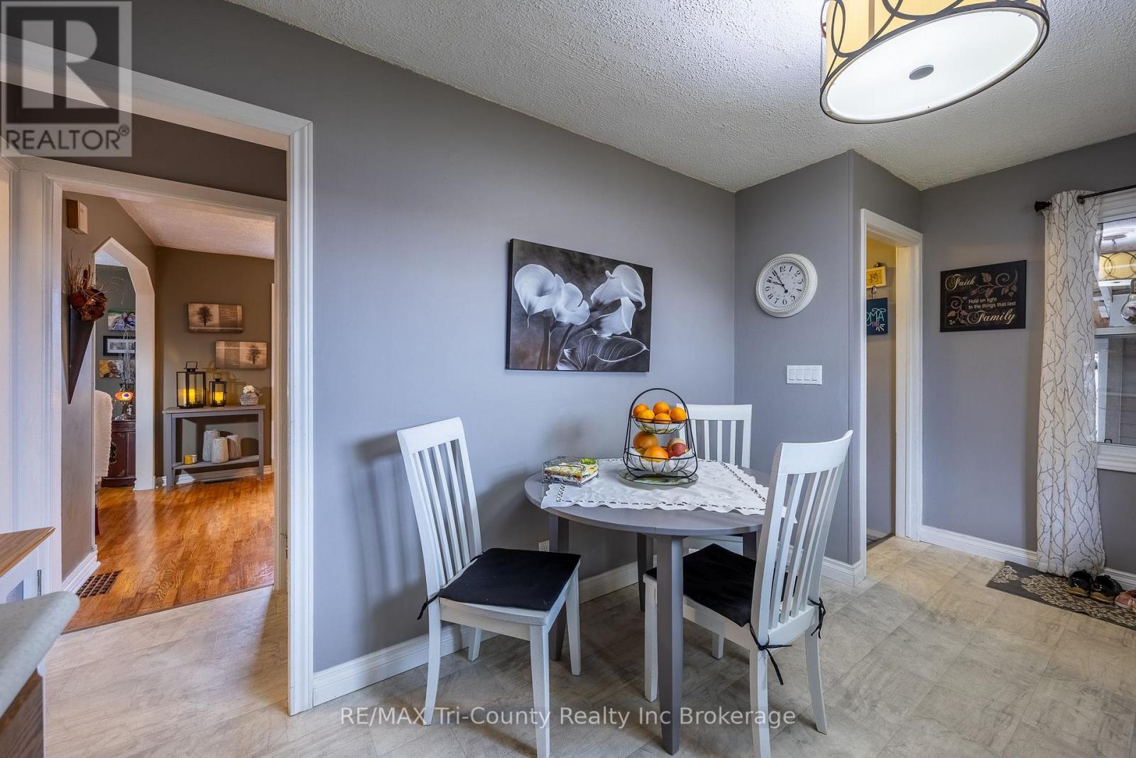 23 PINE STREET - 11
