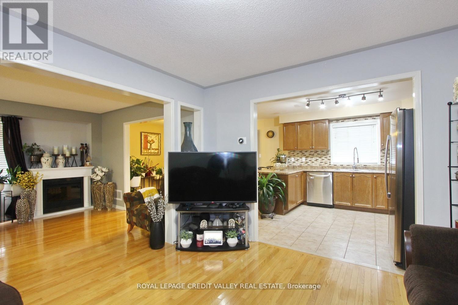 4 KANATA ROAD - 14