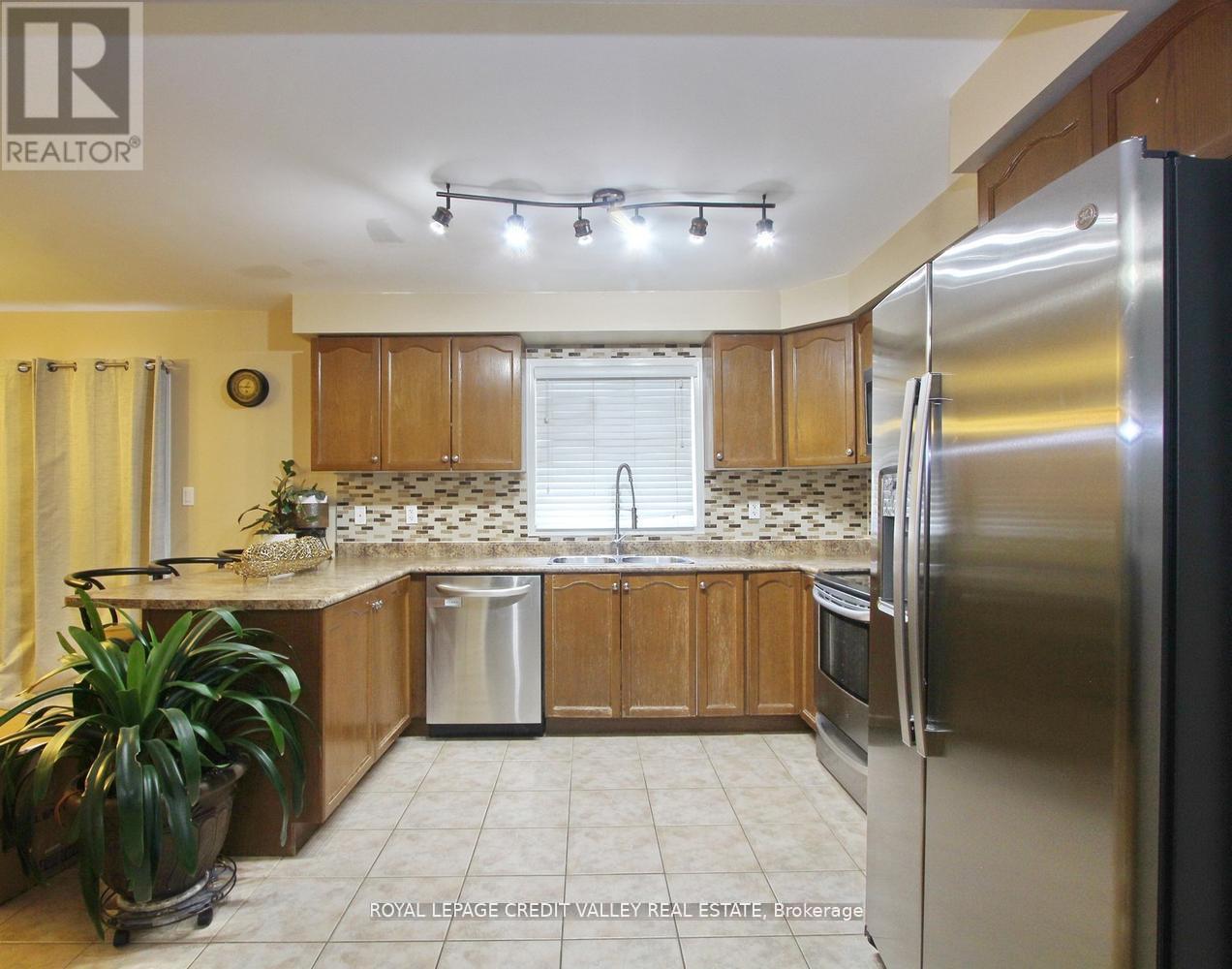 4 KANATA ROAD - 15