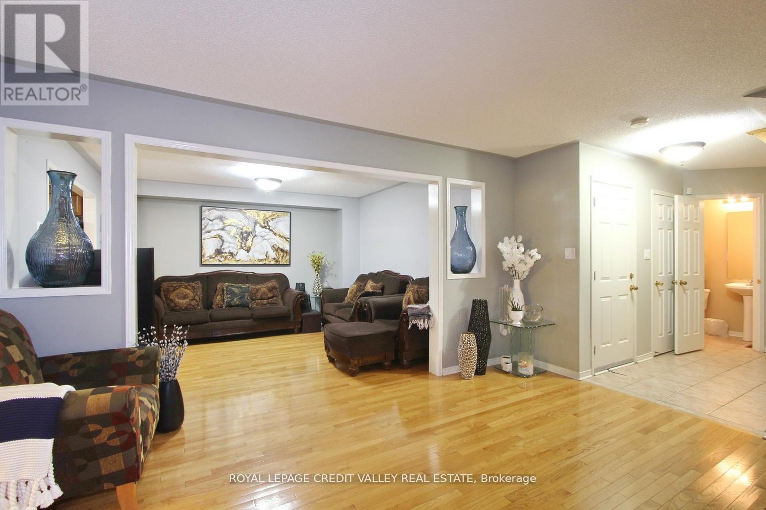 4 KANATA ROAD - 12