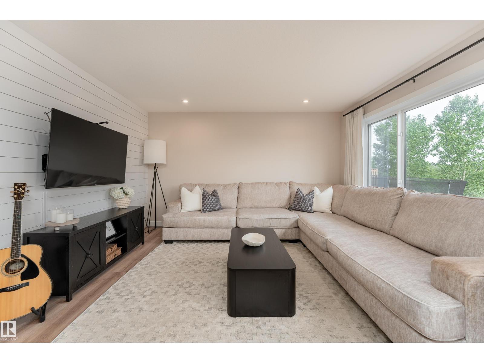 584 MEADOWVIEW DR - 12