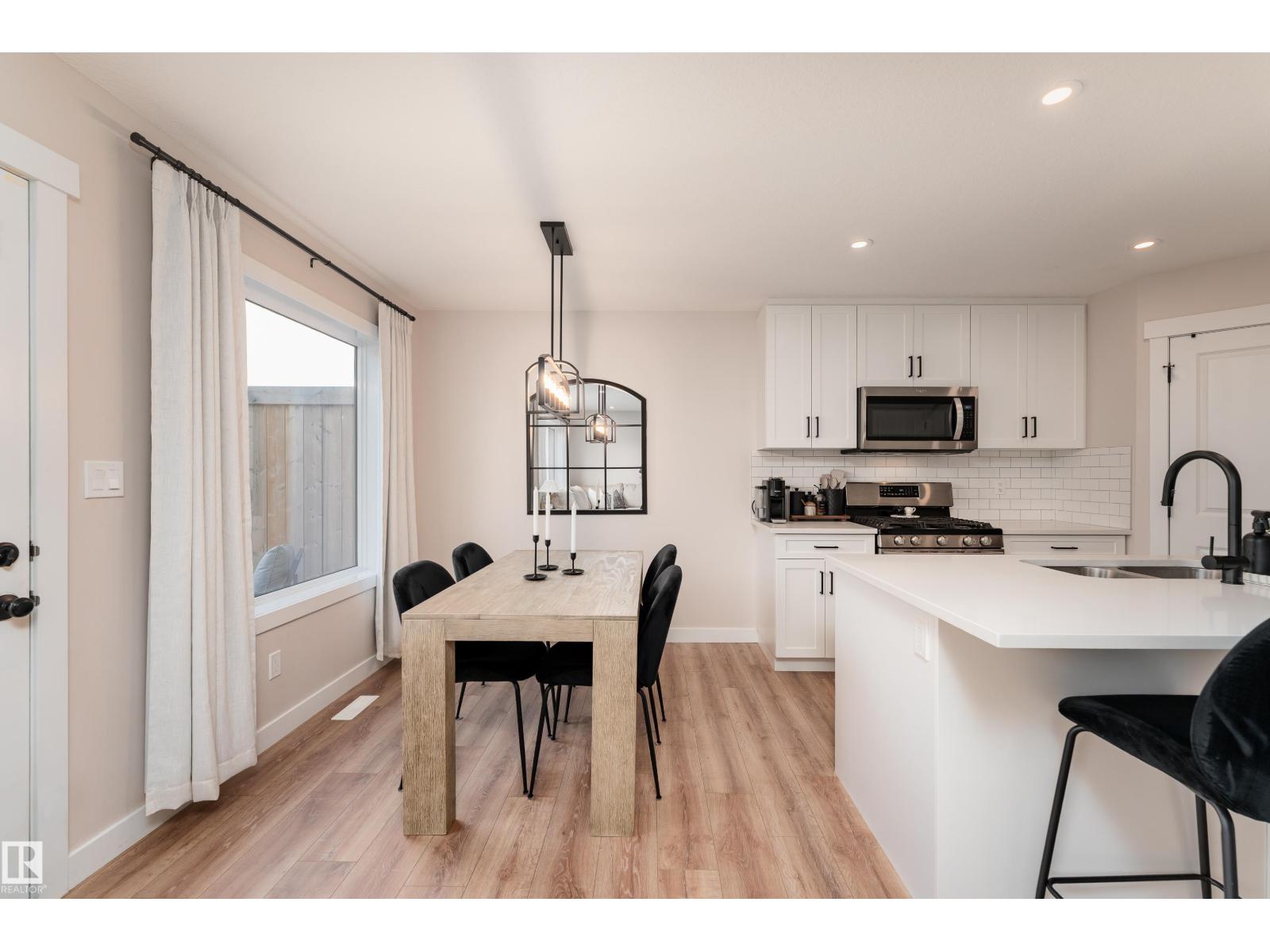 584 MEADOWVIEW DR - 14