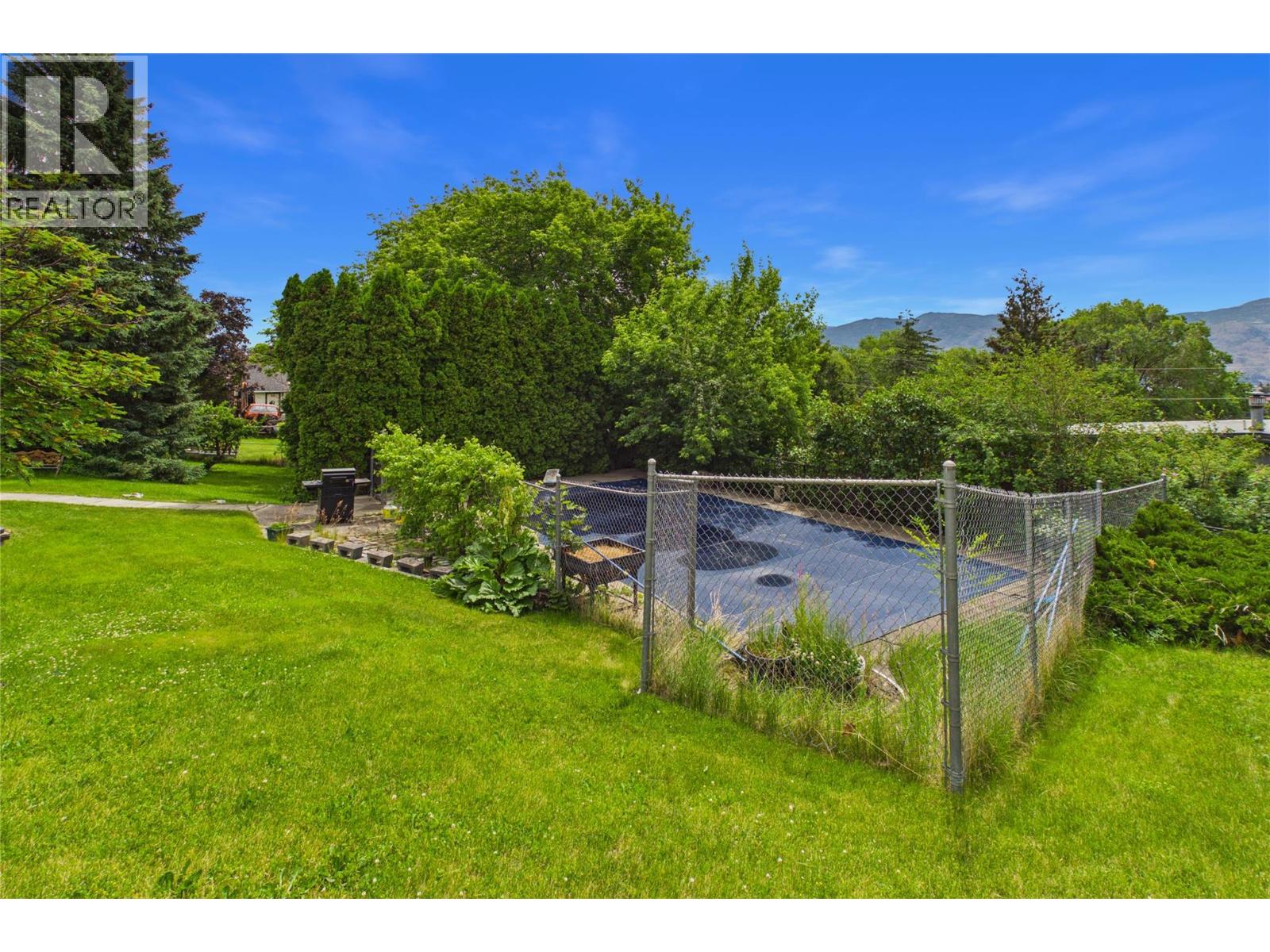 2483 Chieftain Road - 11