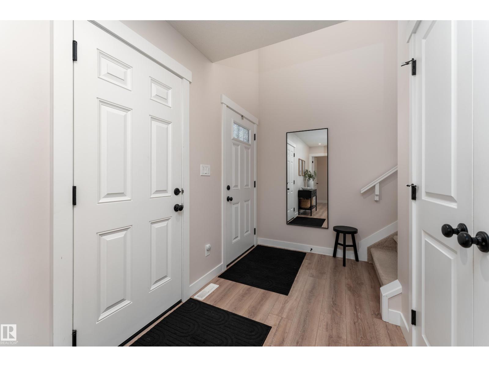 584 MEADOWVIEW DR - 10