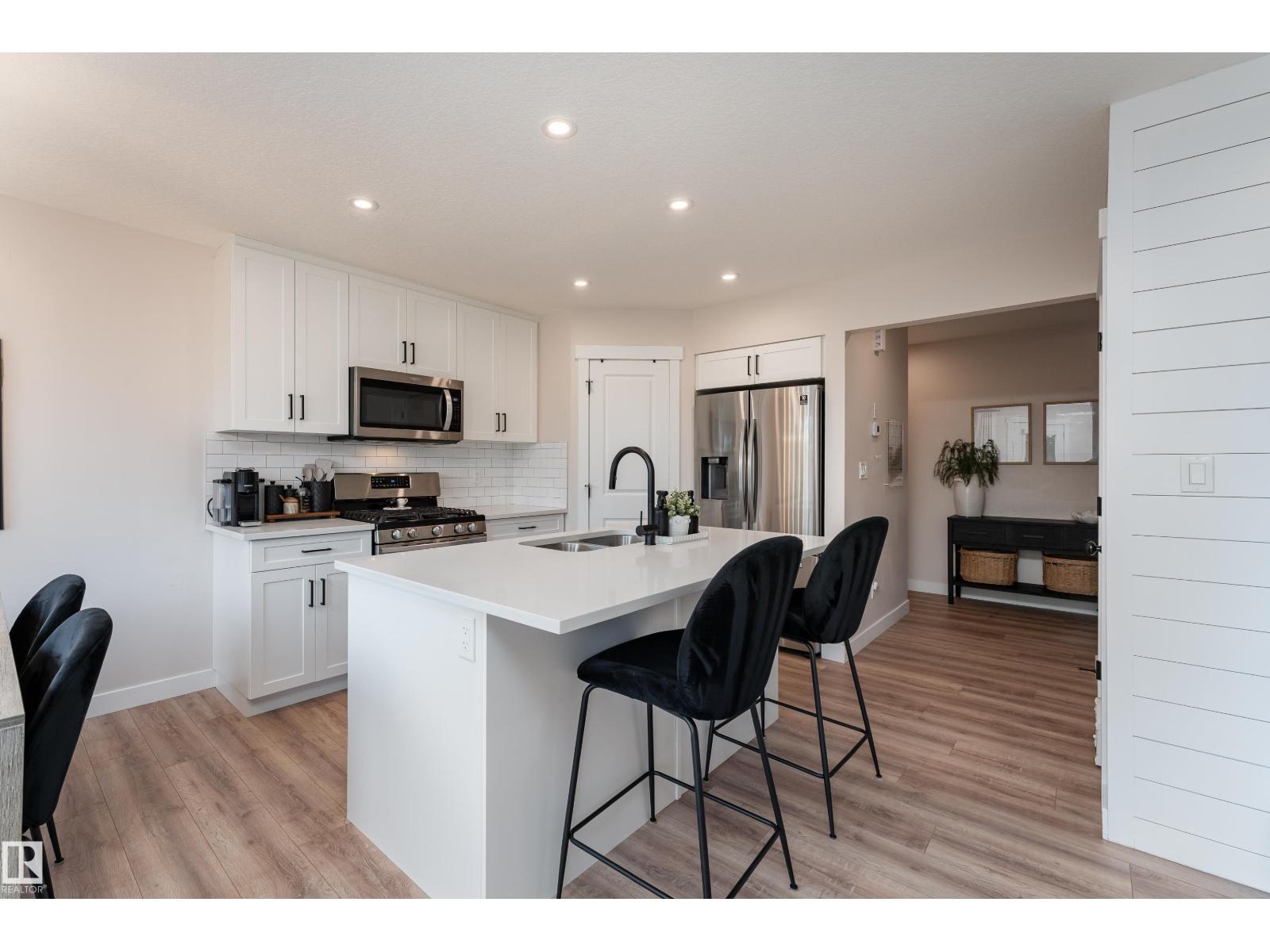 584 MEADOWVIEW DR - 15