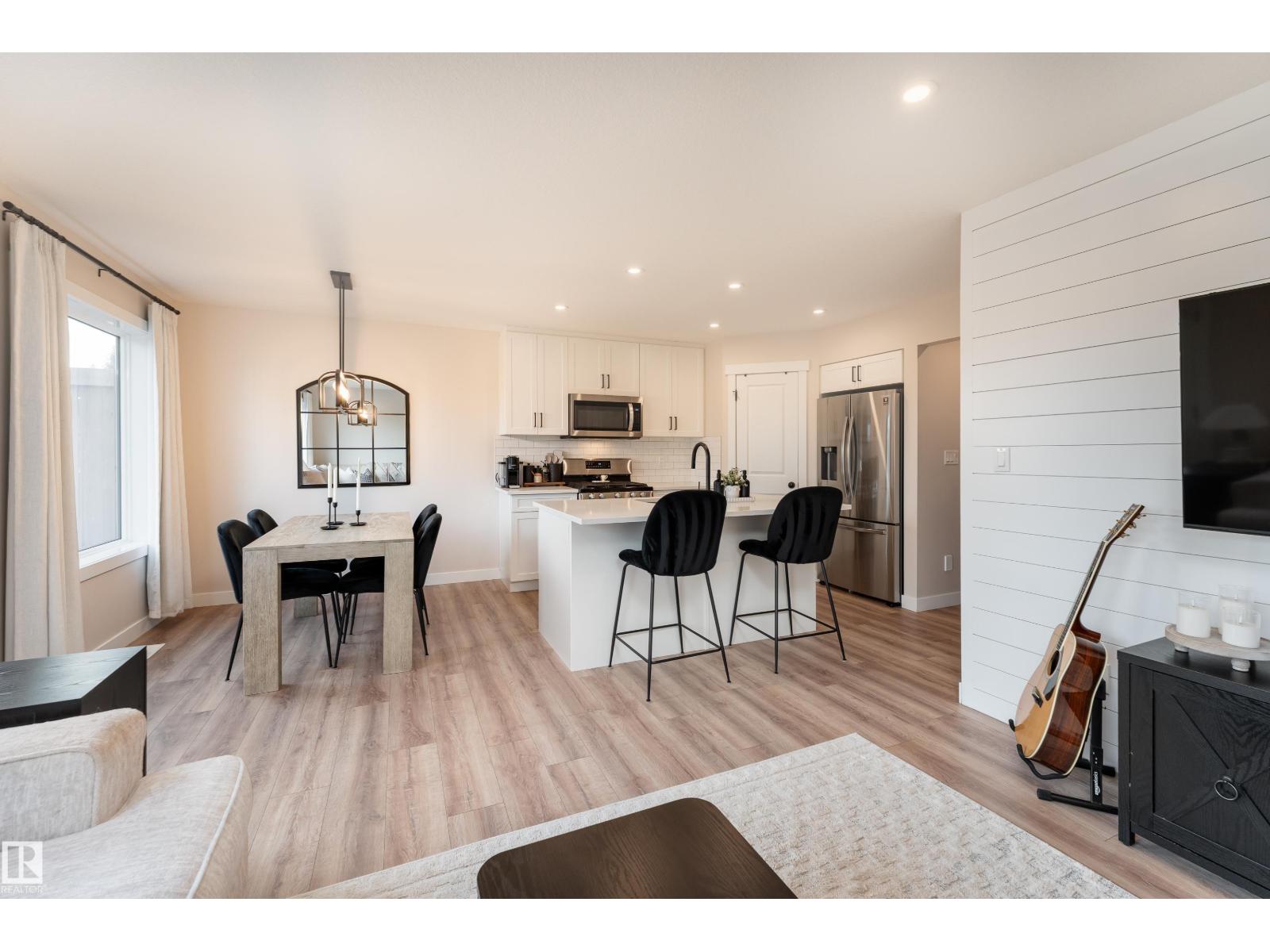 584 MEADOWVIEW DR - 17