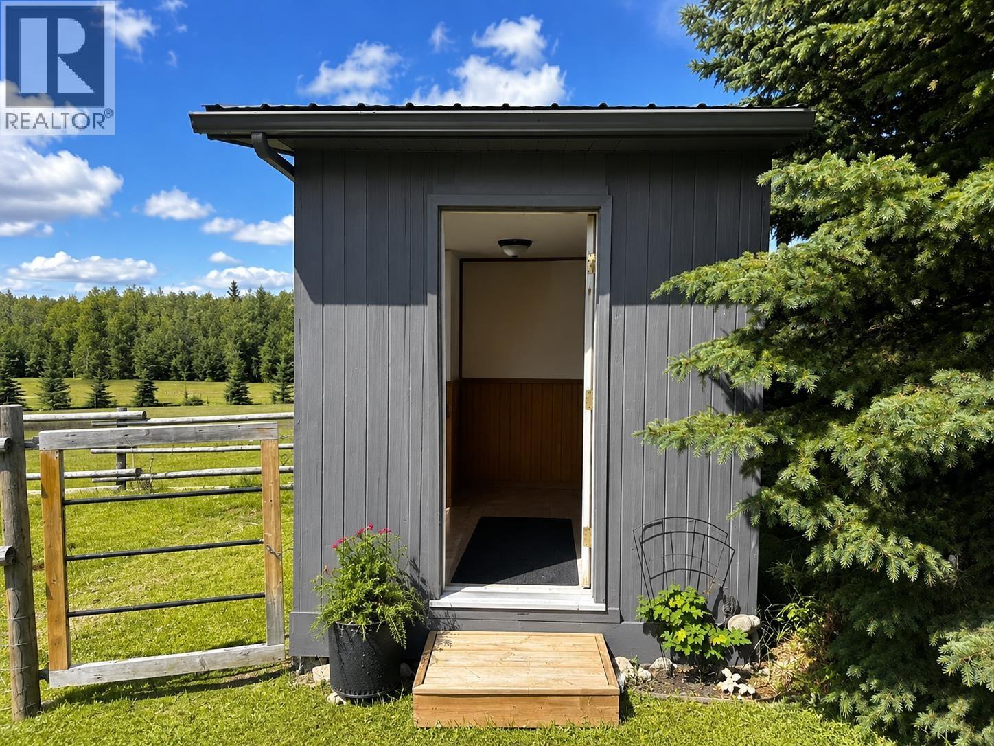 12713 AITCHISON ROAD, Charlie Lake