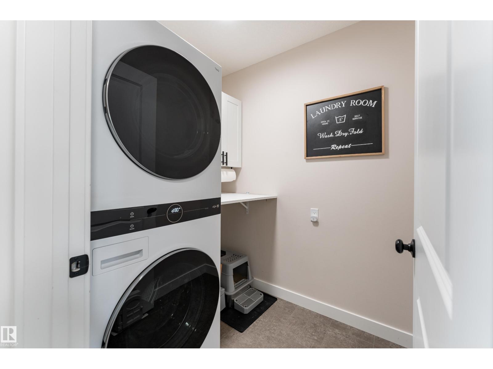 584 MEADOWVIEW DR - 33