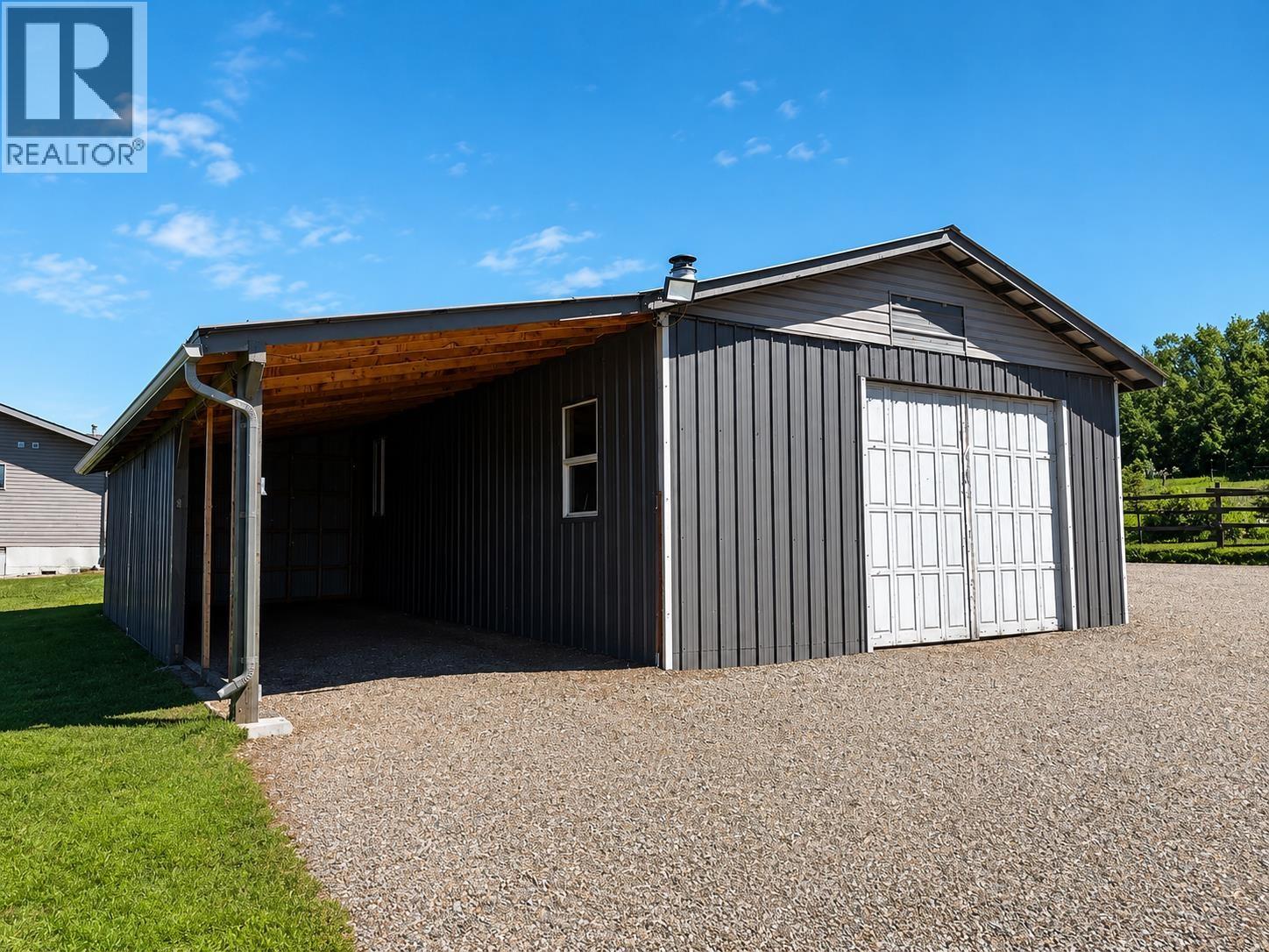 12713 AITCHISON ROAD, Charlie Lake
