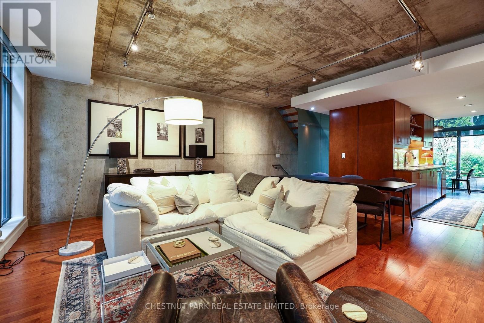 271 MUTUAL STREET - 10
