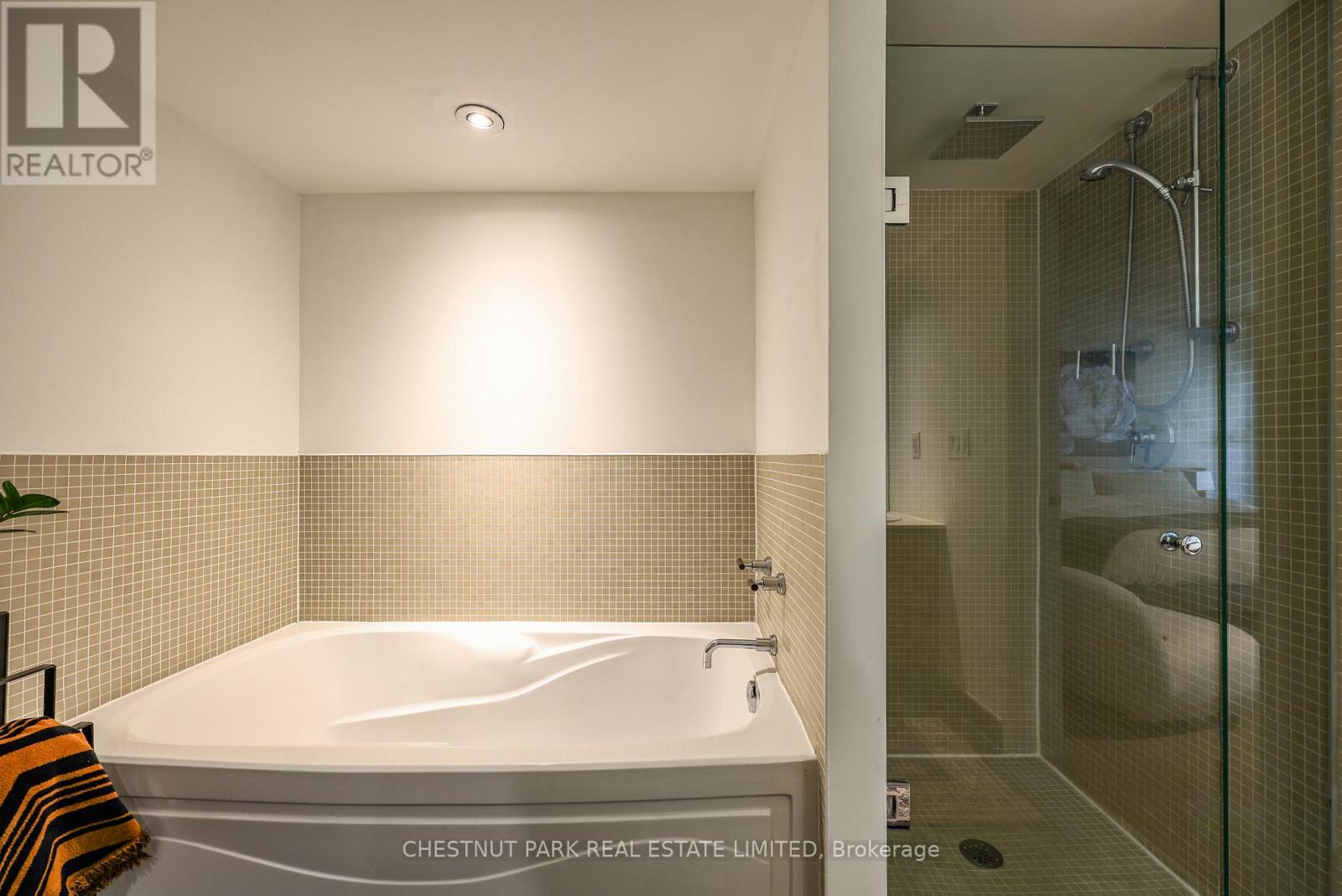 271 MUTUAL STREET - 17