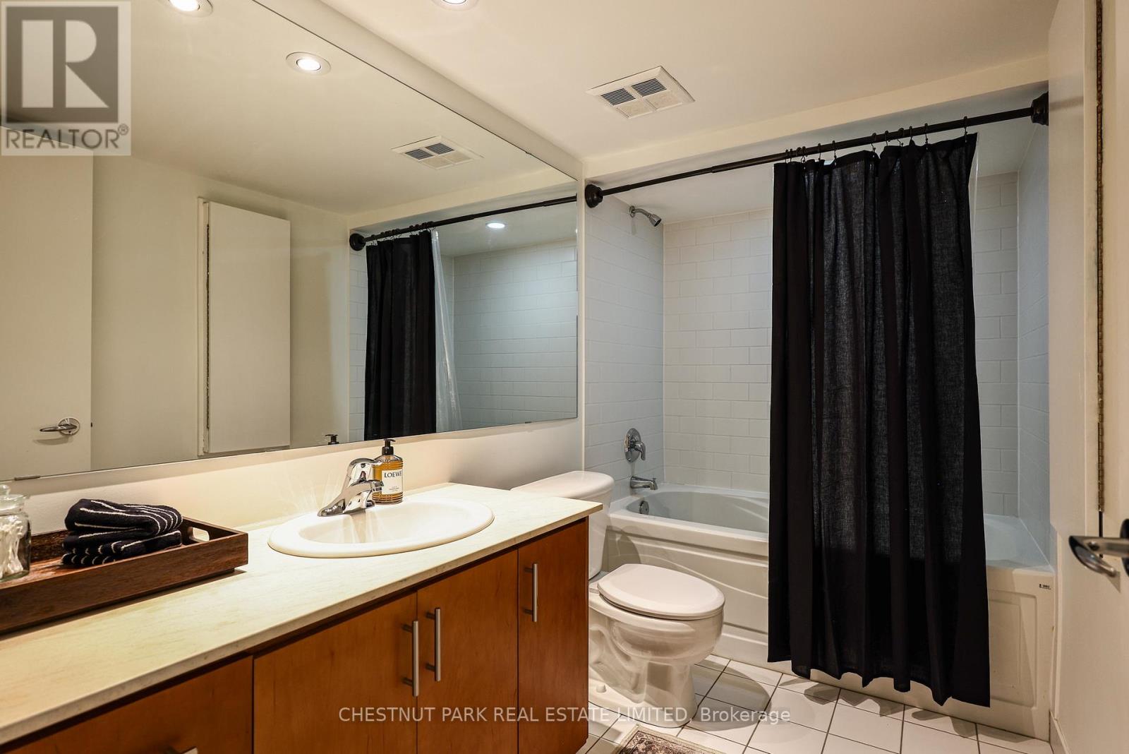 271 MUTUAL STREET - 22