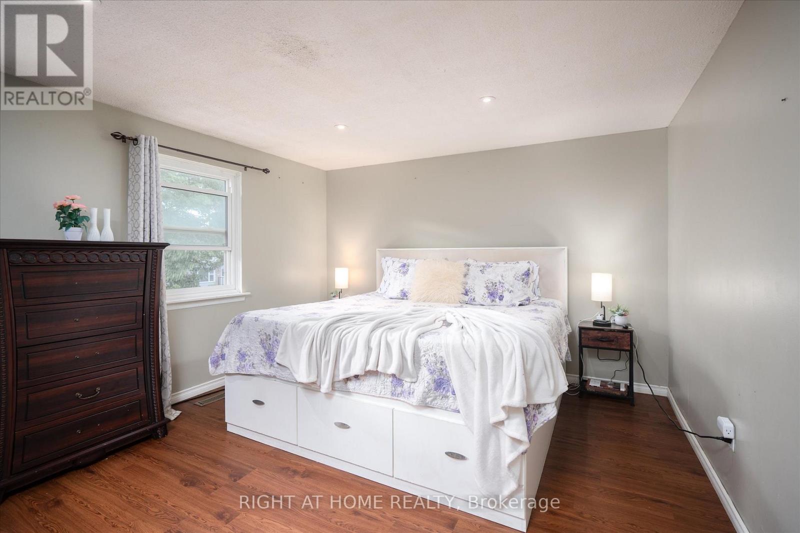 1306 FENELON CRESCENT - 11