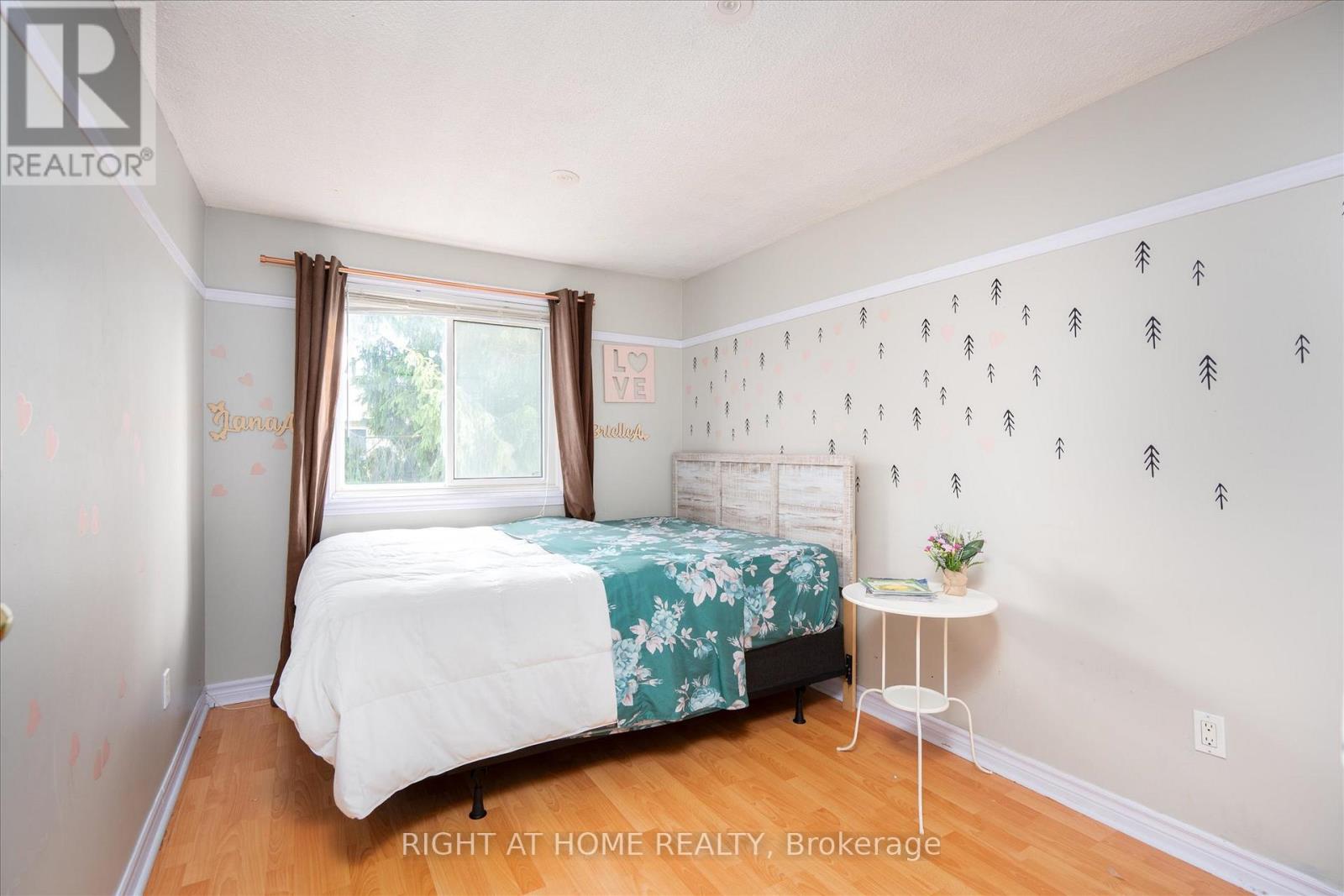 1306 FENELON CRESCENT - 13
