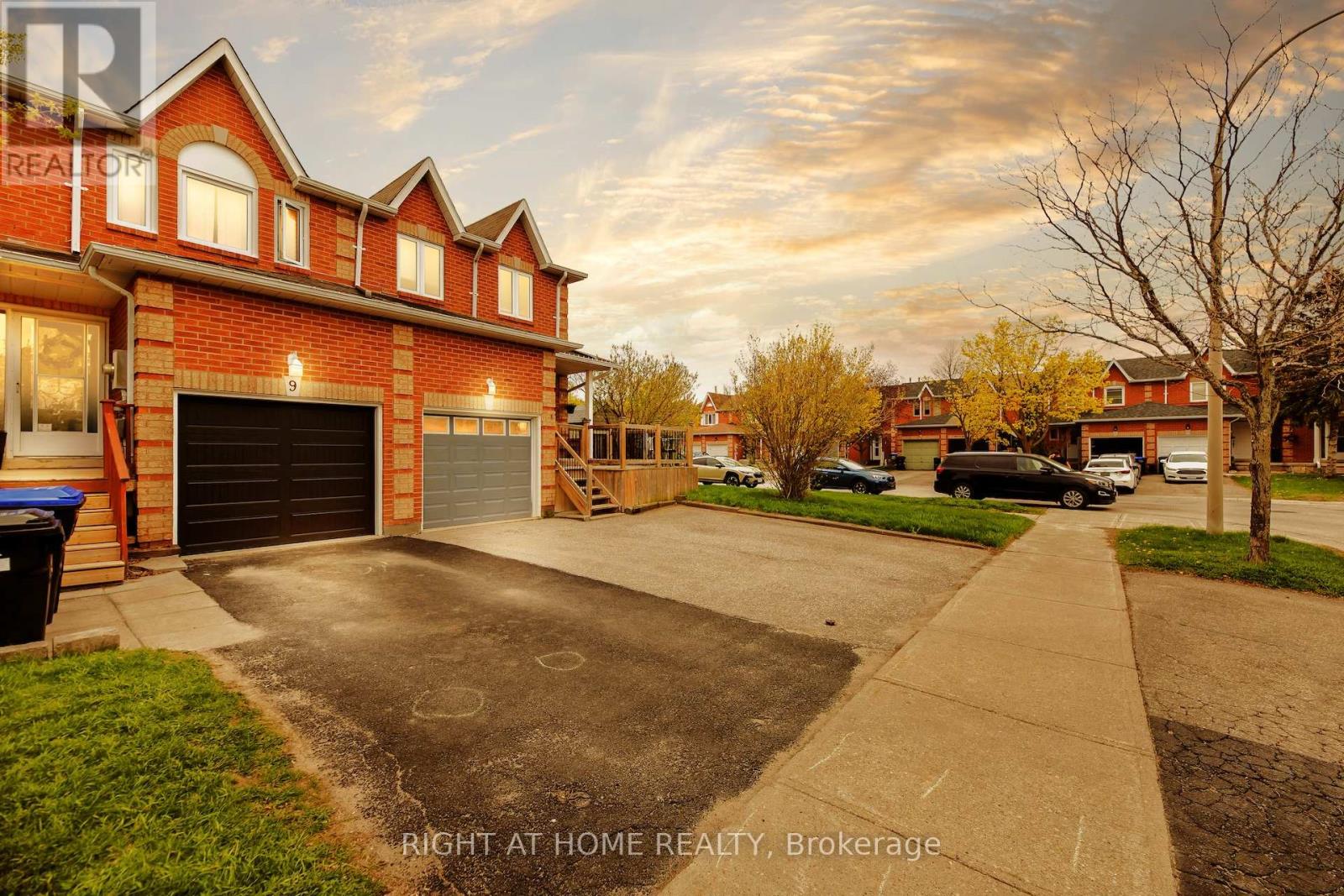 11 POTTER CRESCENT - 1