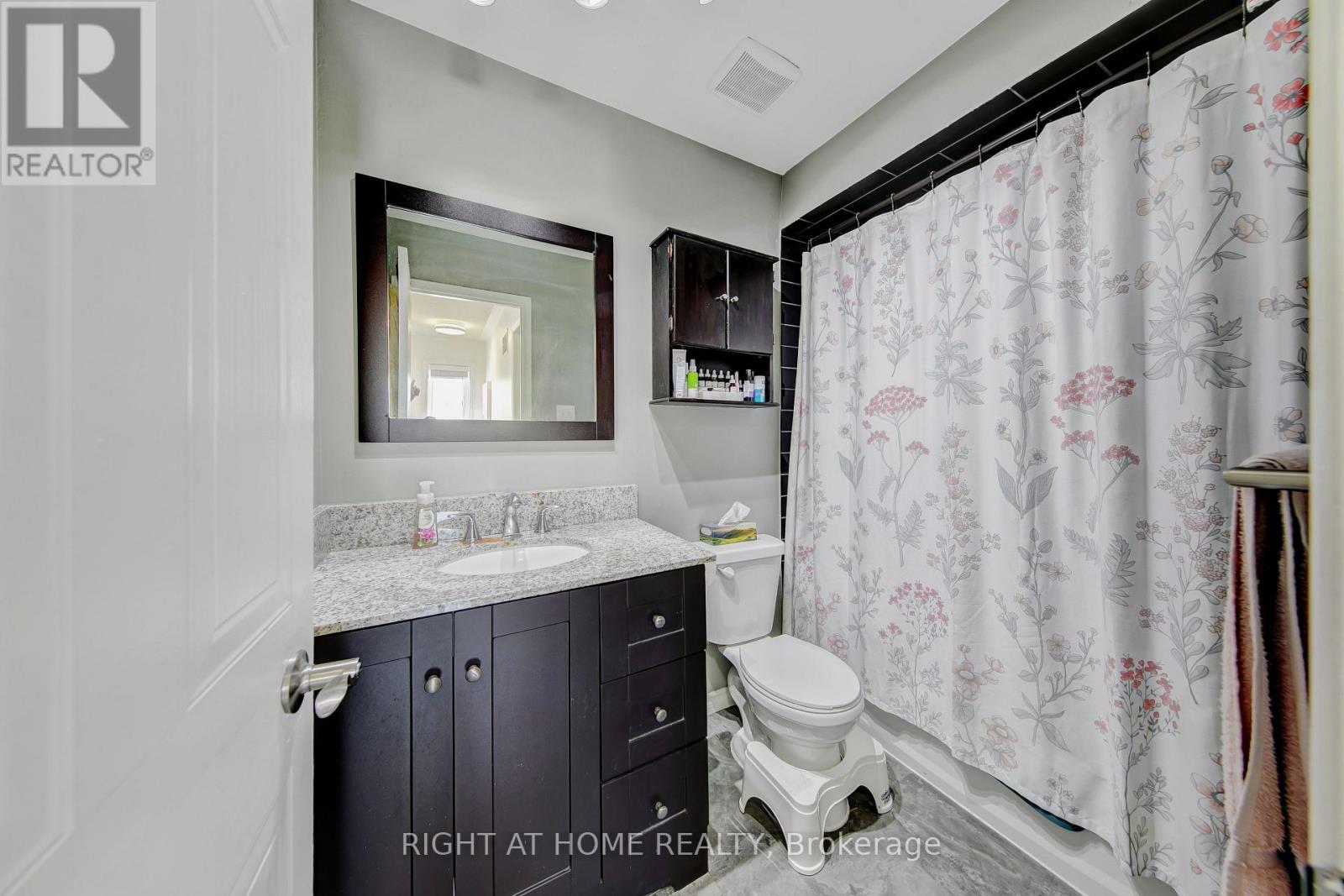 11 POTTER CRESCENT - 12