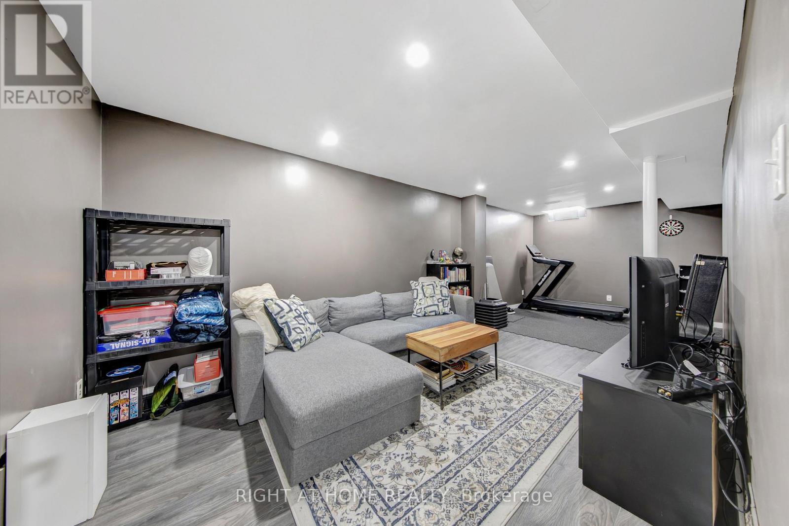 11 POTTER CRESCENT - 15